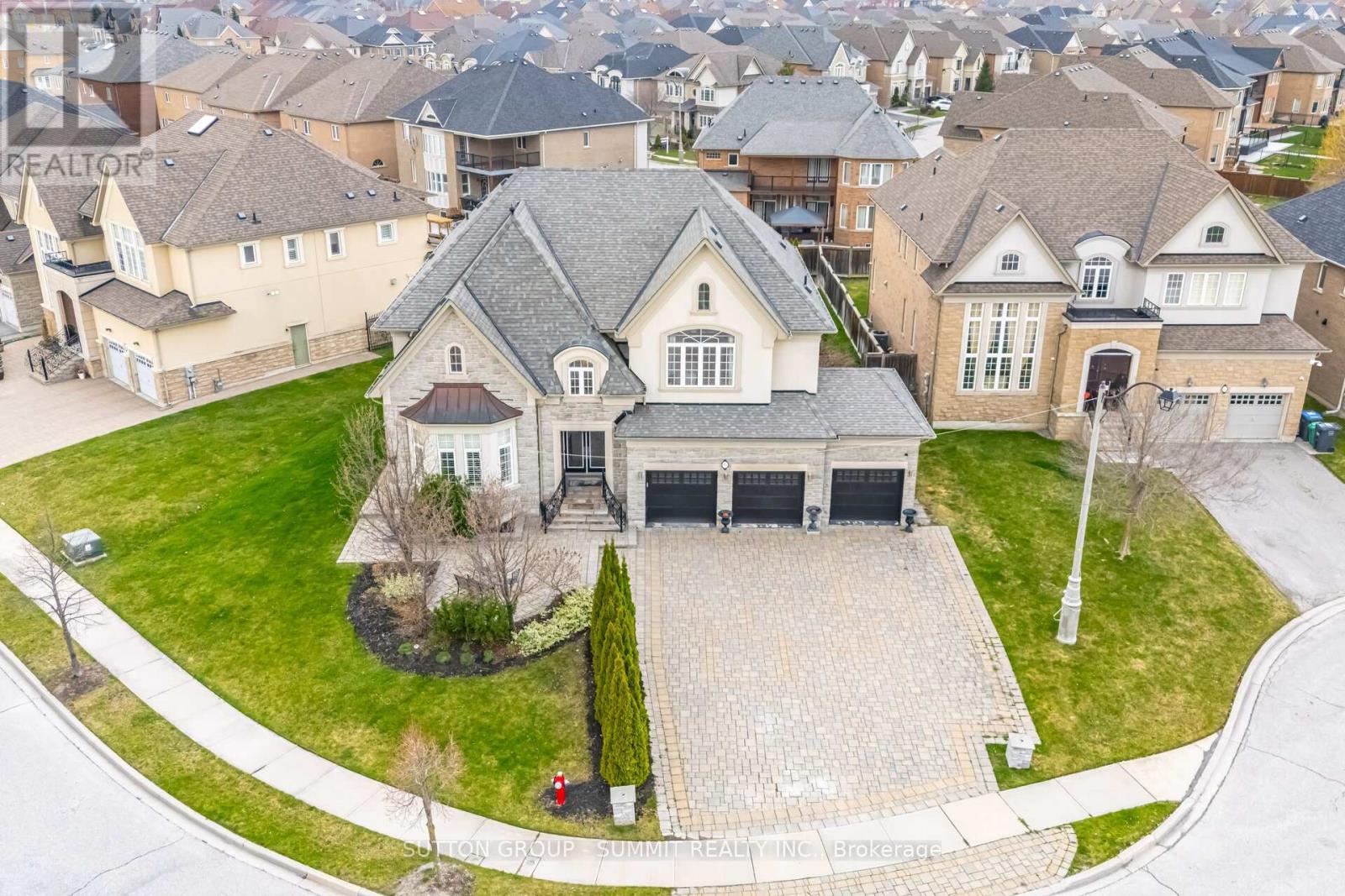 Property at 16 ADASTRA PLACE image 1