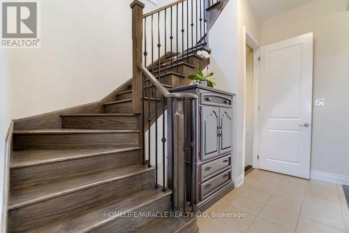 118 Morningside Drive, Halton Hills, Ontario  L7G 0M2 - Photo 12 - W12107902
