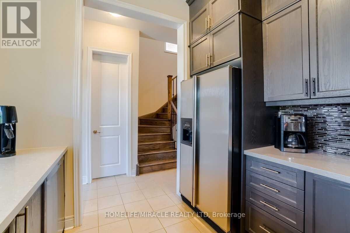 118 Morningside Drive, Halton Hills, Ontario  L7G 0M2 - Photo 5 - W12107902