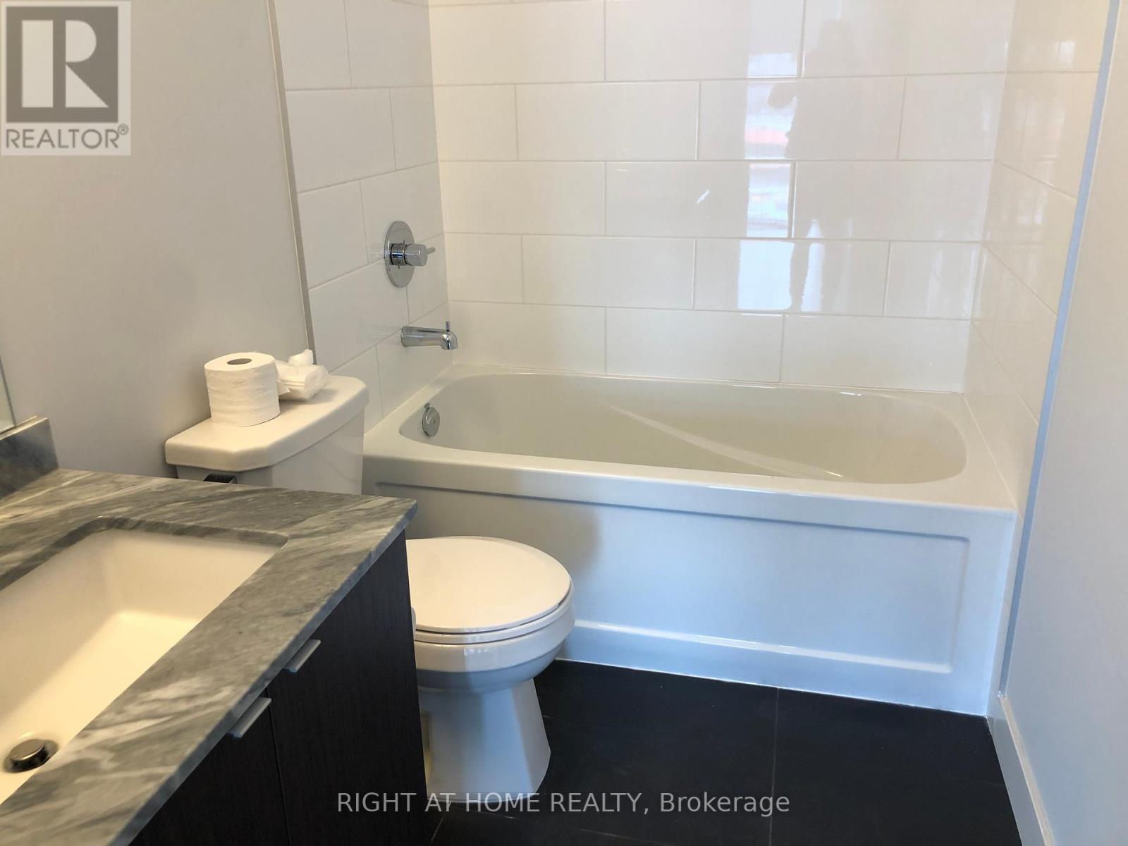 804 - 4085 Parkside Village Drive, Mississauga (City Centre), Ontario  L5B 0K9 - Photo 10 - W12107908
