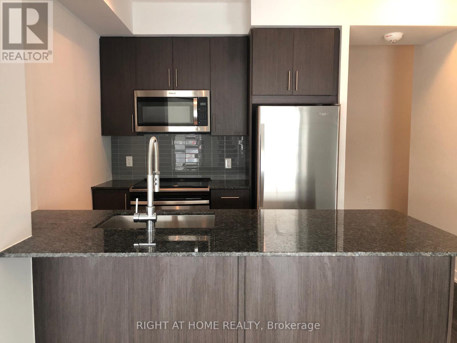 804 - 4085 Parkside Village Drive, Mississauga (City Centre), Ontario  L5B 0K9 - Photo 3 - W12107908