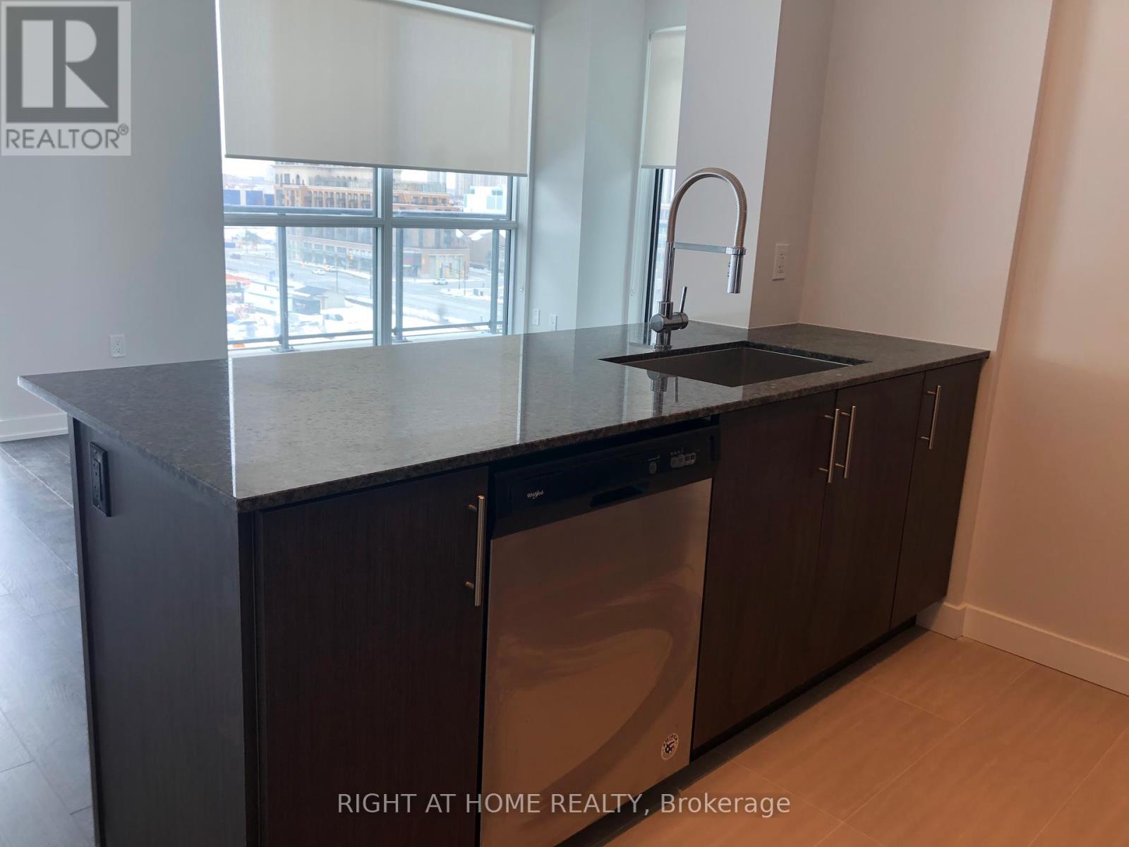 804 - 4085 Parkside Village Drive, Mississauga (City Centre), Ontario  L5B 0K9 - Photo 5 - W12107908