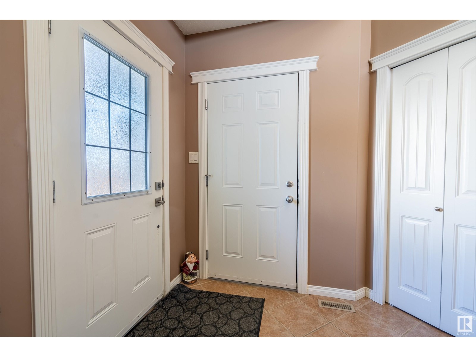 Property at 1717 6 ST image 4