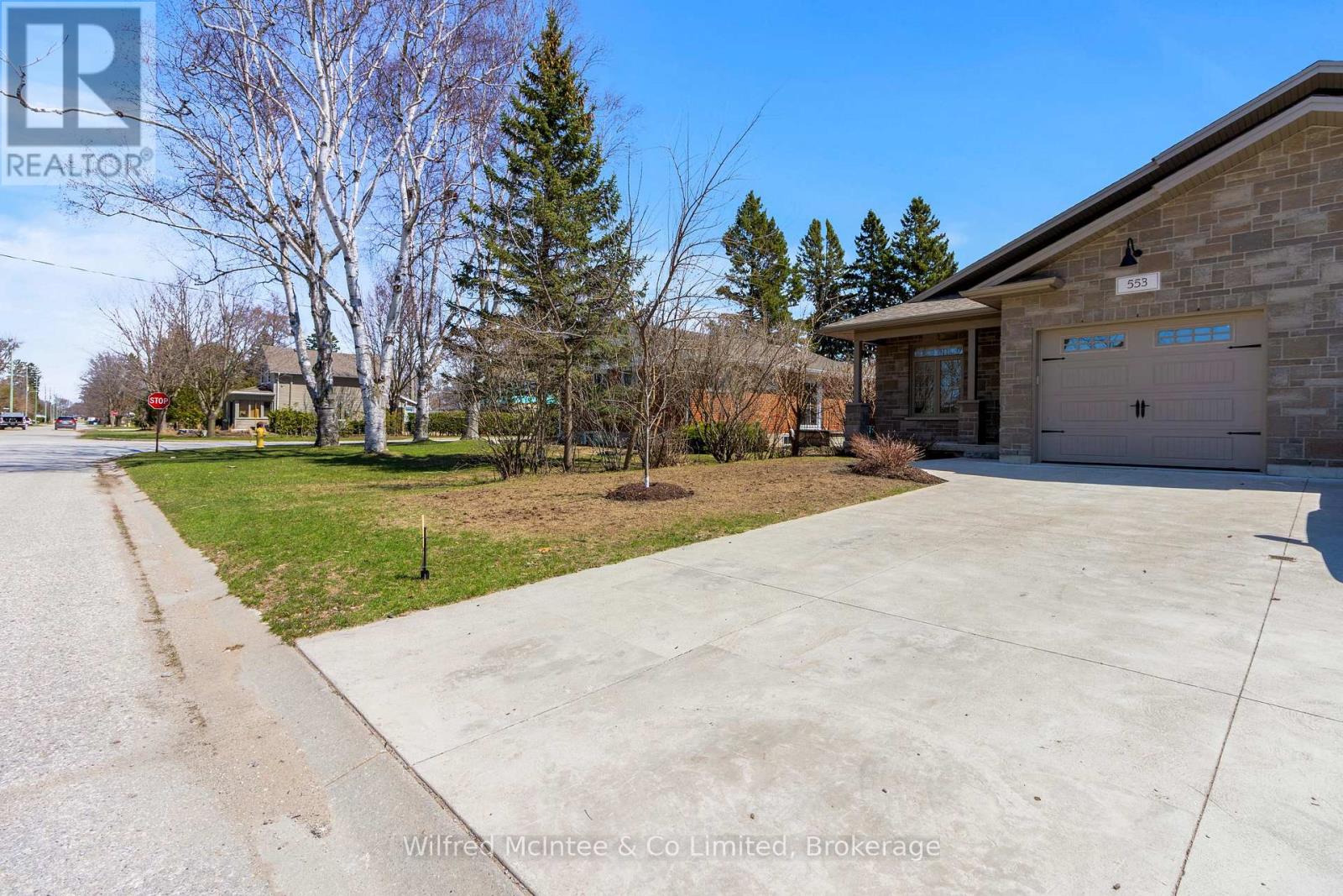 553 Hilker Street, Saugeen Shores, Ontario N0H 2C4 - Photo 6 - X12067920