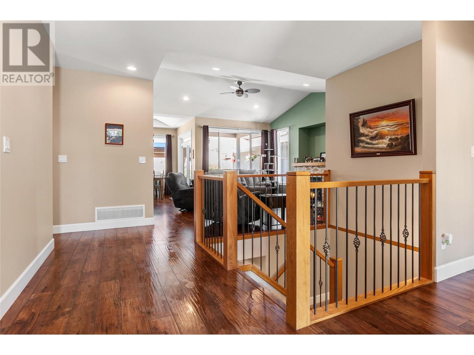 Property at 204 WESTRIDGE Court image 5