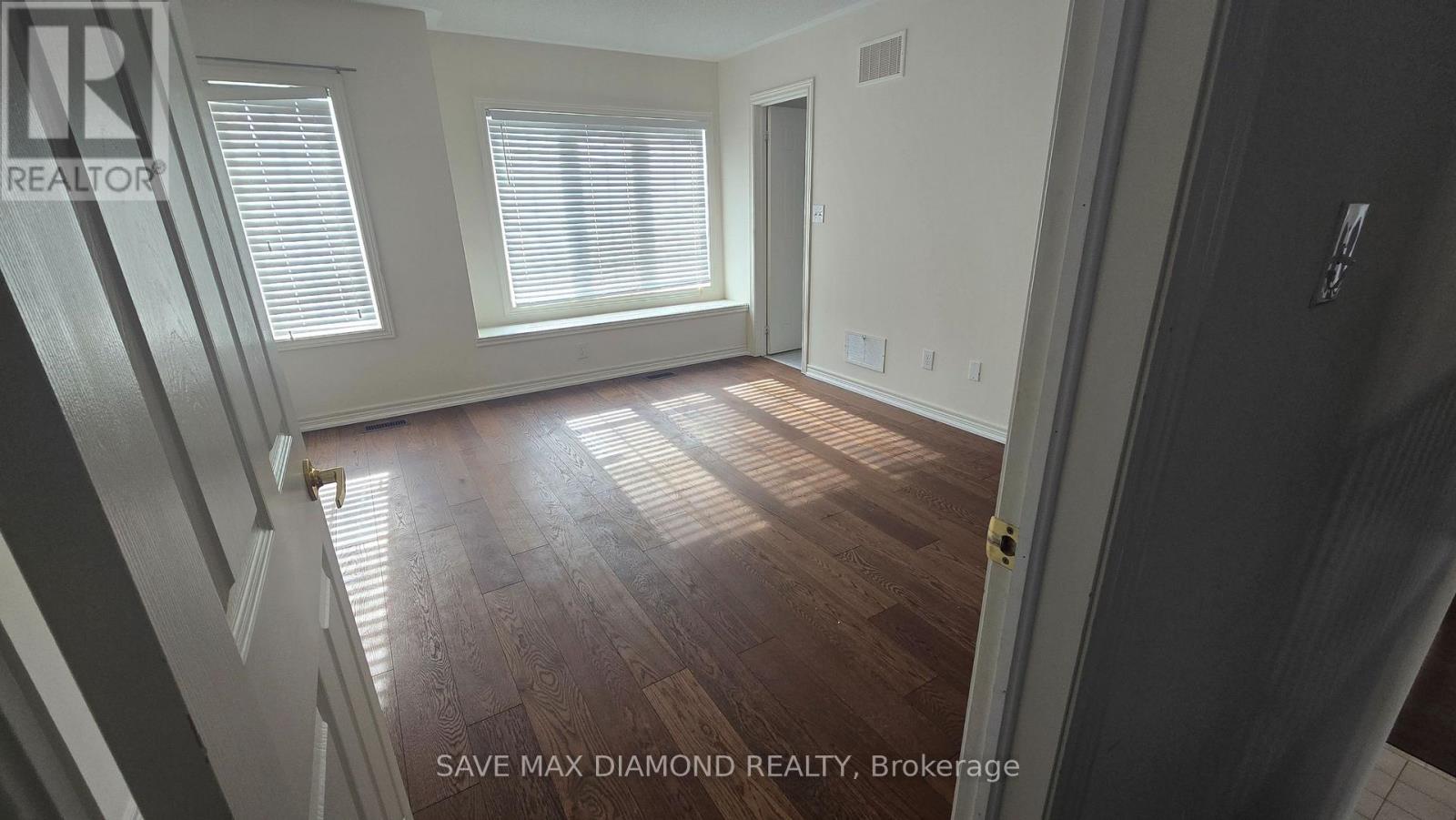 3185 Larry Crescent, Oakville (Go Glenorchy), Ontario  L6M 0T1 - Photo 22 - W12005994
