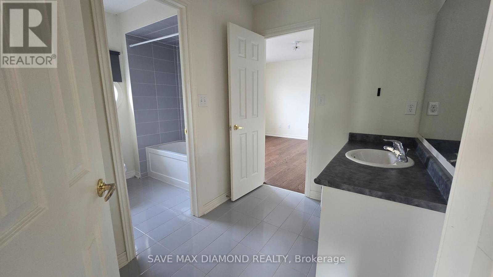 3185 Larry Crescent, Oakville (Go Glenorchy), Ontario  L6M 0T1 - Photo 31 - W12005994
