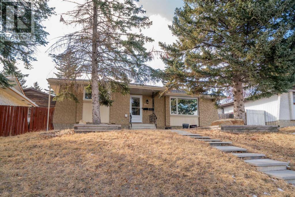 Property at 7615 Hunterview Drive NW image 2