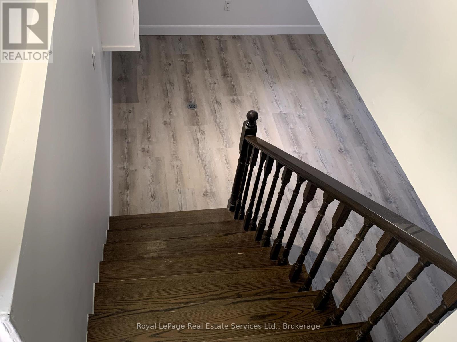 2 - 1033 Gardner Avenue, Mississauga, Ontario  L5E 1B5 - Photo 3 - W12107993