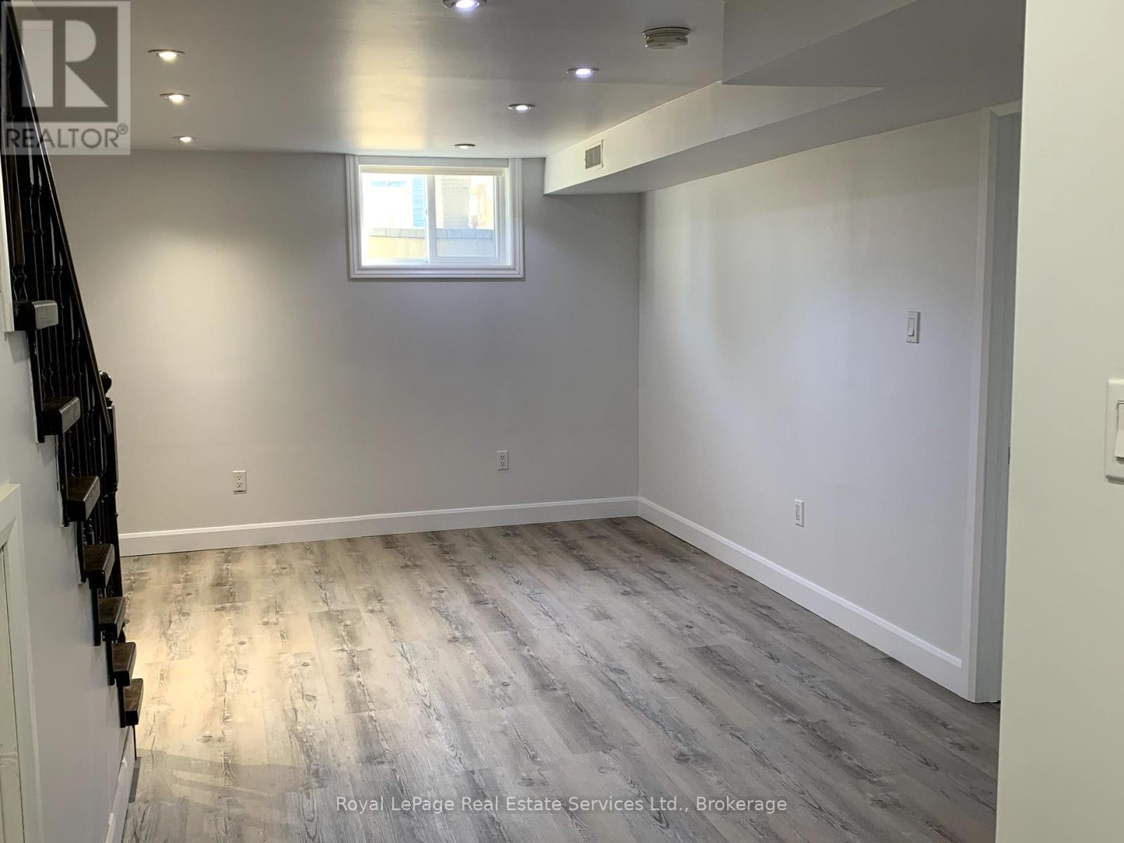 2 - 1033 Gardner Avenue, Mississauga, Ontario  L5E 1B5 - Photo 4 - W12107993