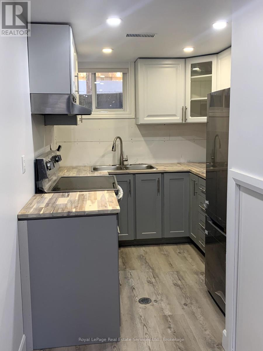 2 - 1033 Gardner Avenue, Mississauga, Ontario  L5E 1B5 - Photo 6 - W12107993