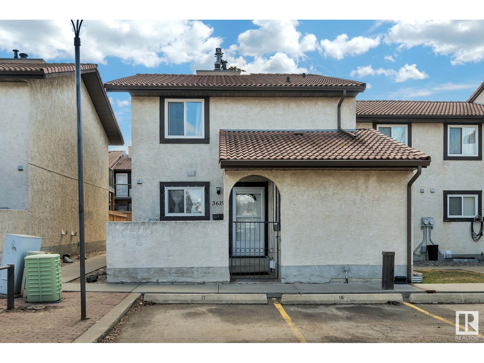 Property at 3619 30 AV NW image 2