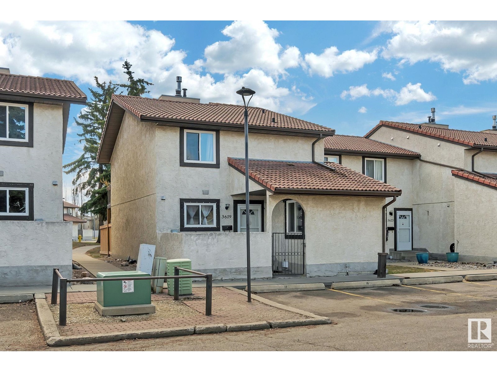 Property at 3619 30 AV NW image 1