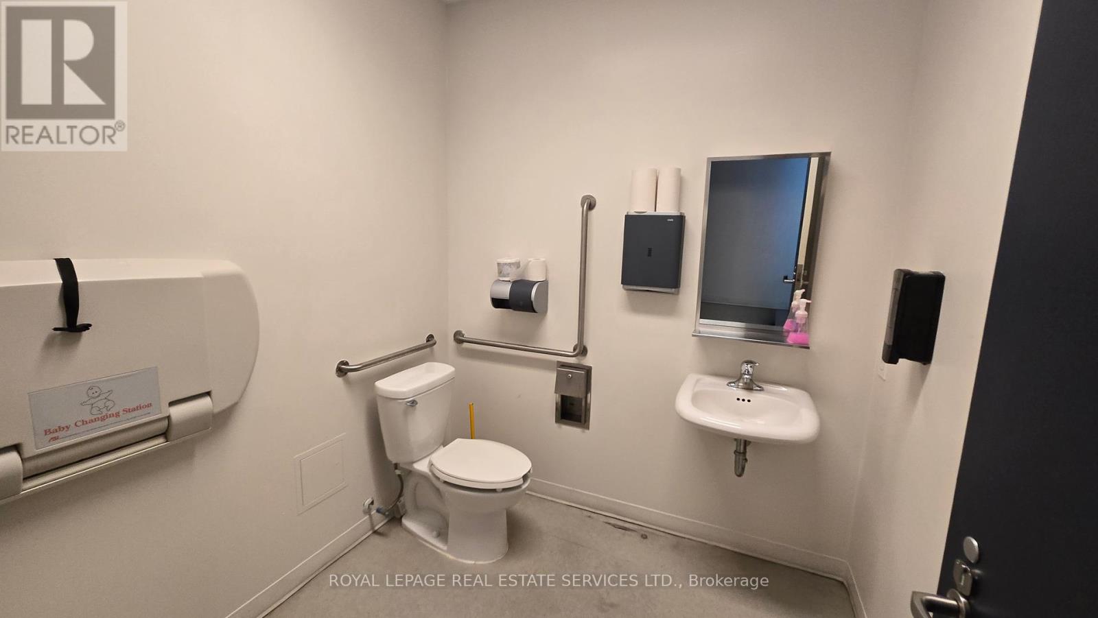 1b And 2a - 60 Richmond Street E, Toronto, Ontario  M5C 2G8 - Photo 13 - C12108018