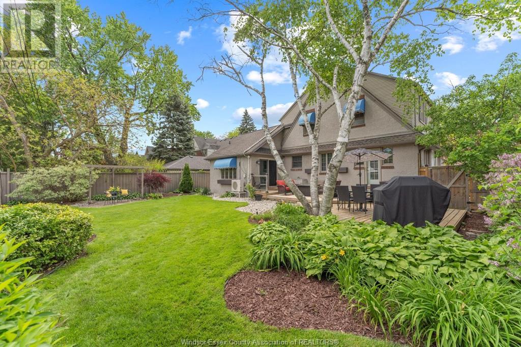 Property at 450 MATTHEW BRADY image 3