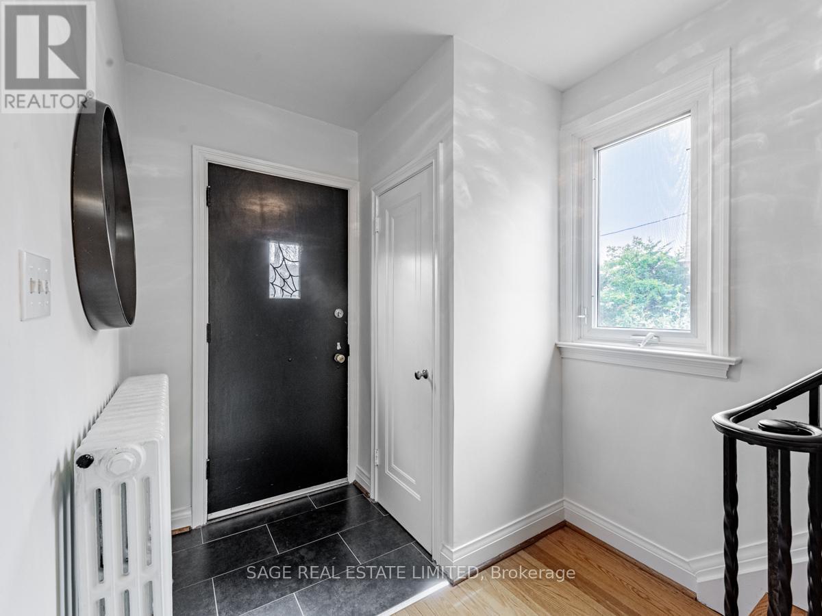 Property at 28 BARBARA CRESCENT image 3
