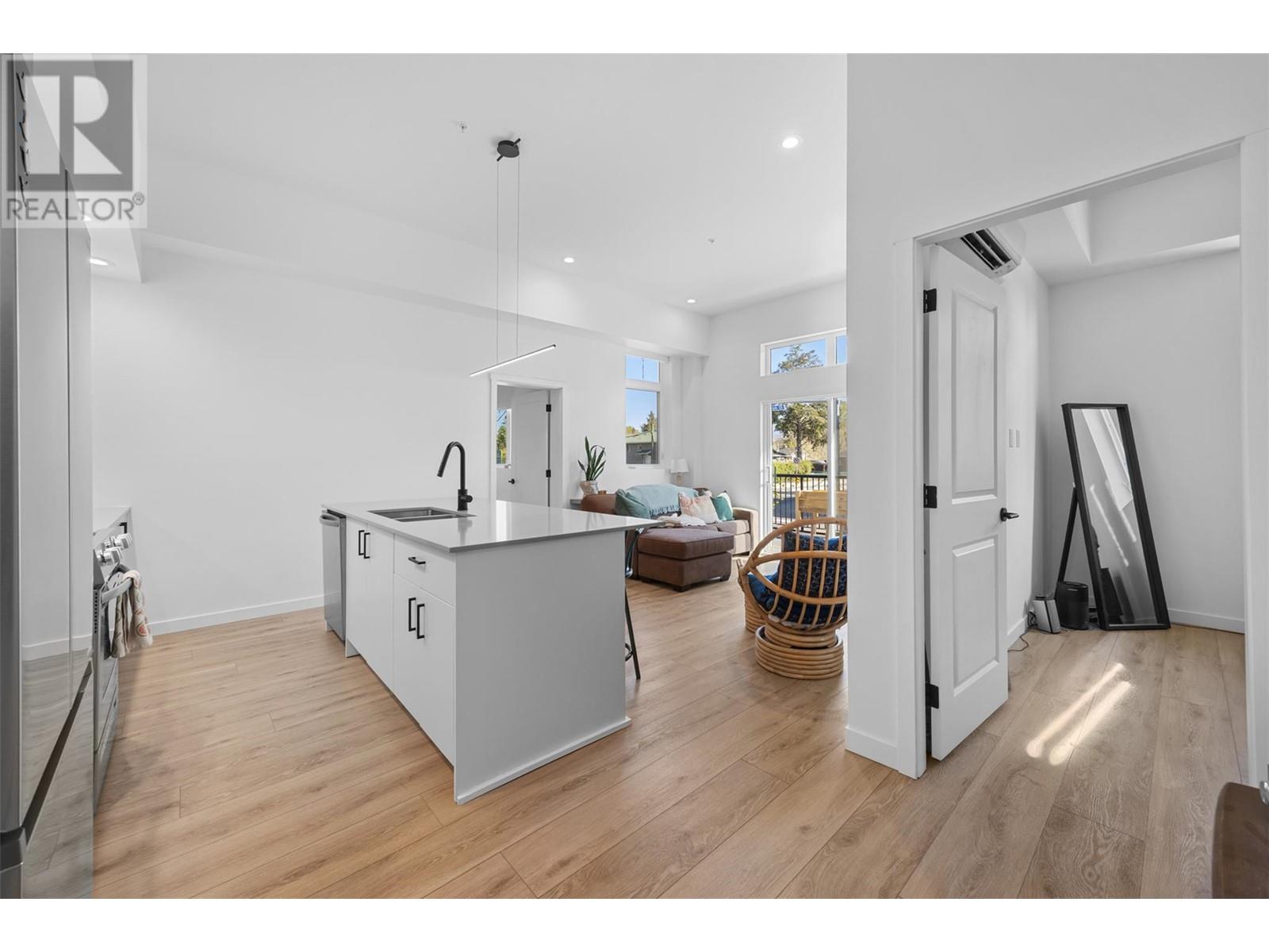 660 Cawston Avenue Unit# 104, Kelowna, British Columbia  V1Y 9M1 - Photo 8 - 10344872