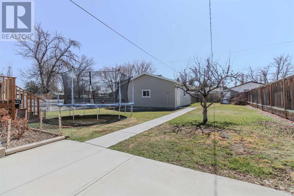 565 Rogers Avenue, Picture Butte, Alberta  T1K 2A0 - Photo 19 - A2208692