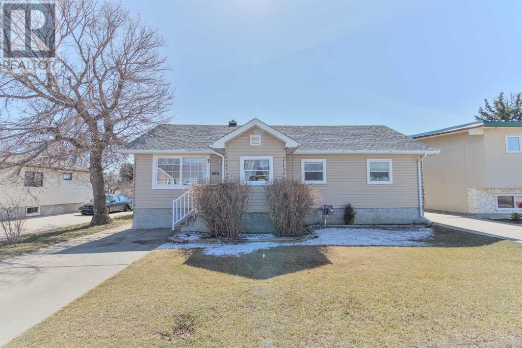 565 Rogers Avenue, Picture Butte, Alberta