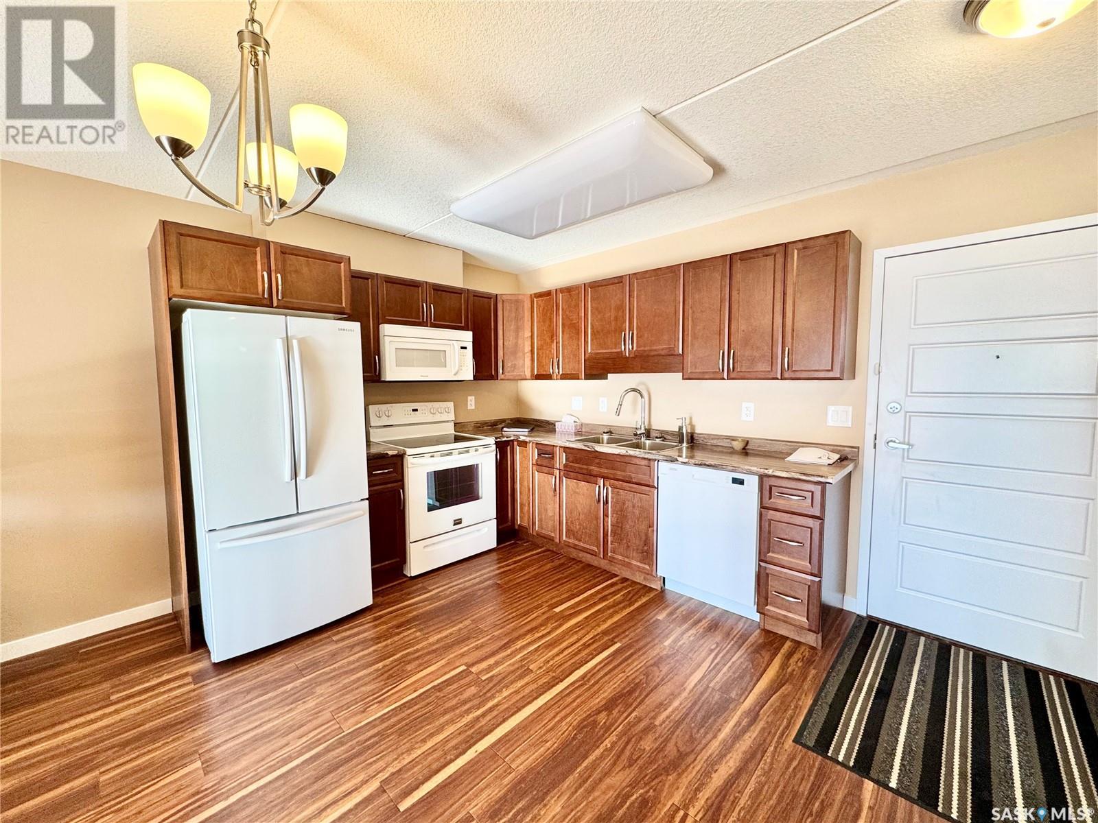 Property at 201 2761 Woodbridge DRIVE image 3