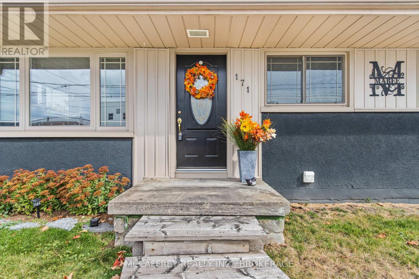 Property at 171 YORK STREET image 2