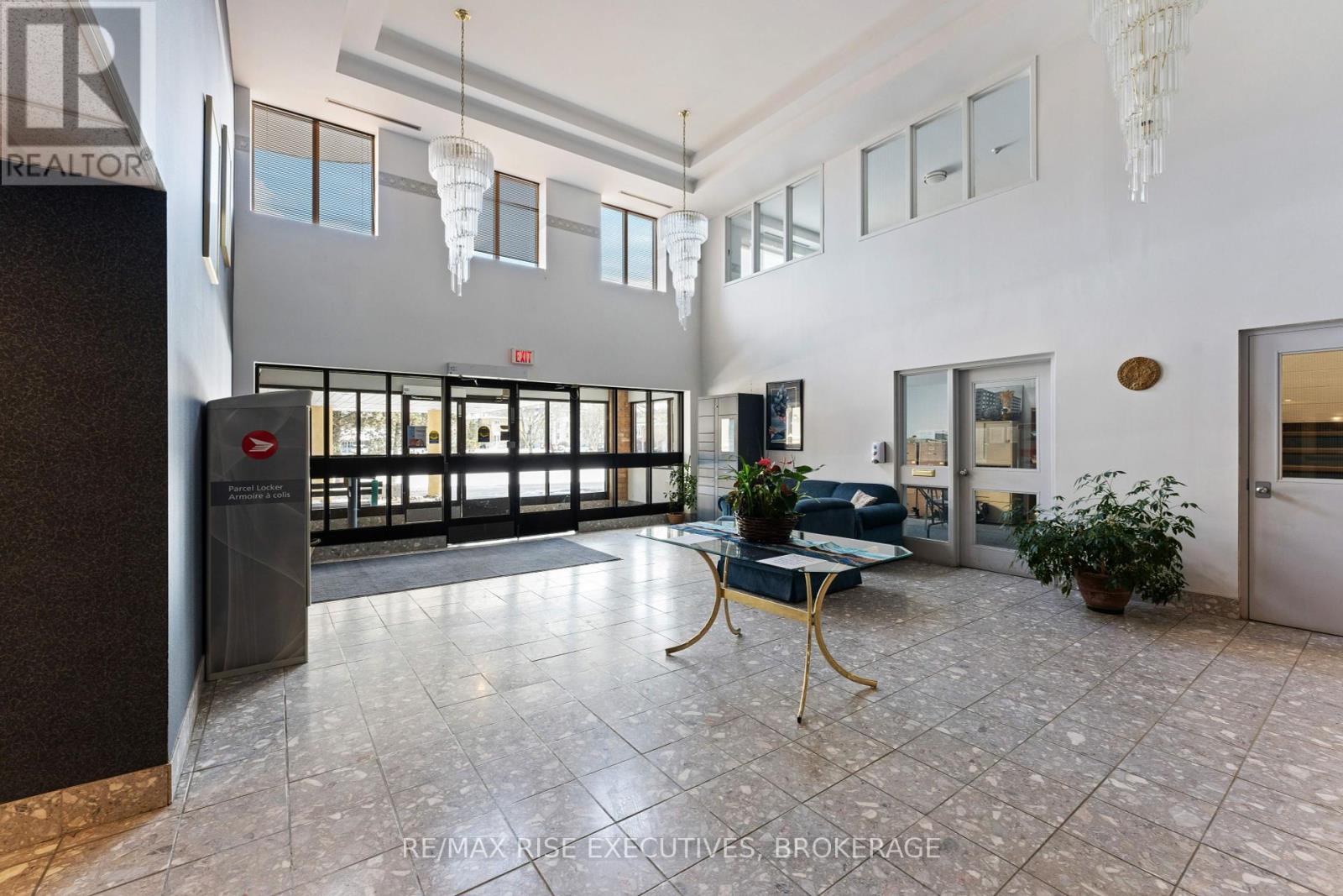 502 - 130 Wright Crescent, Kingston (Central City East), Ontario  K7L 5R1 - Photo 3 - X12108179