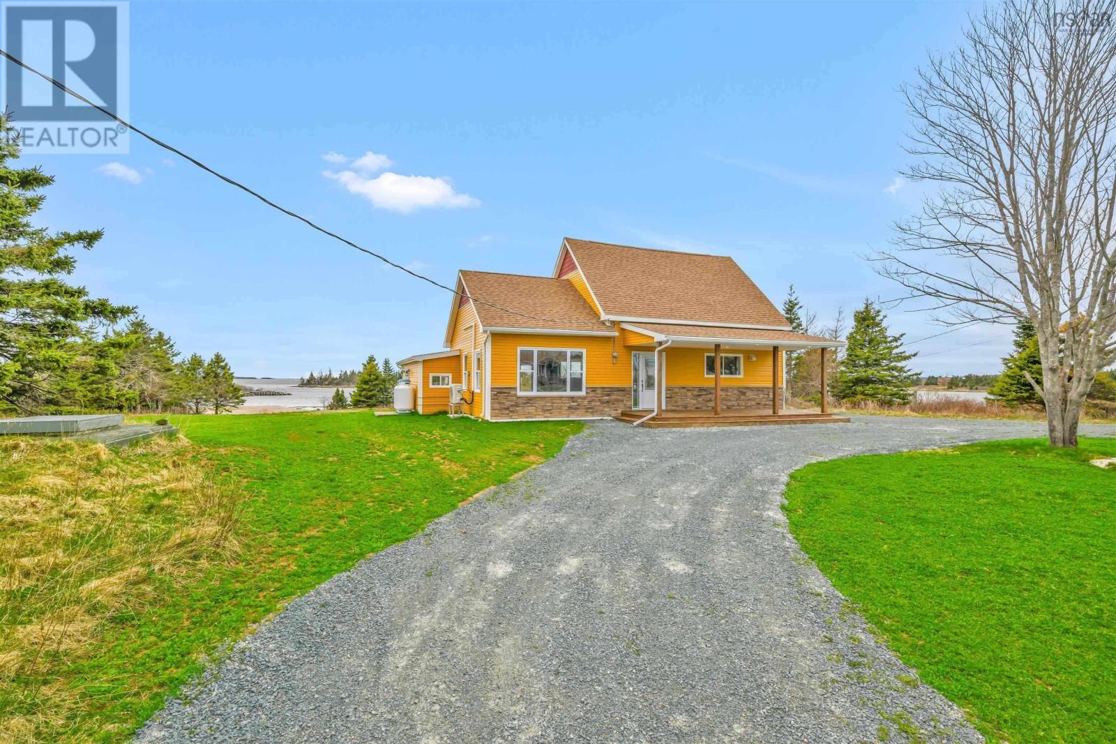 Property at 1900 Ostrea Lake image 5