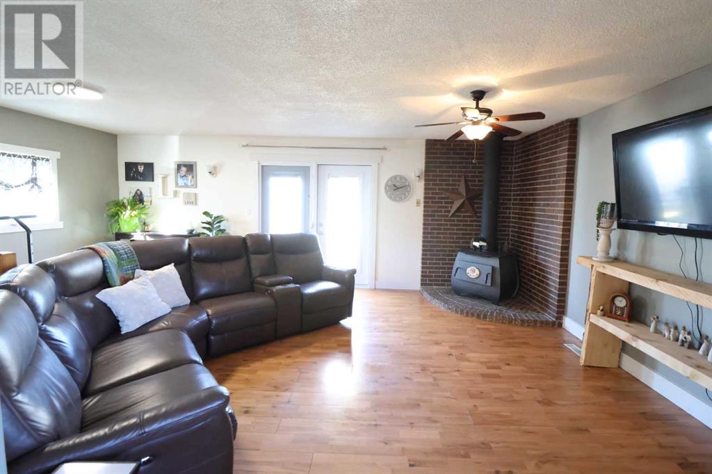 5608 53 St, Taber, Alberta  T1G 1L5 - Photo 5 - A2204250