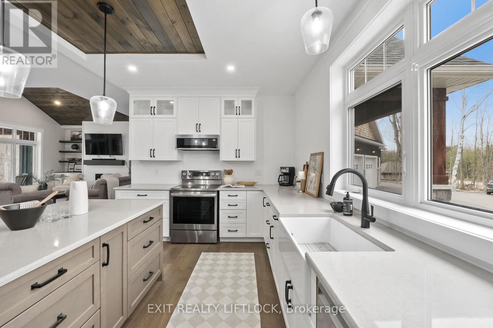 11 Rory Drive N, Selwyn, Ontario  K0L 2H0 - Photo 12 - X12108076