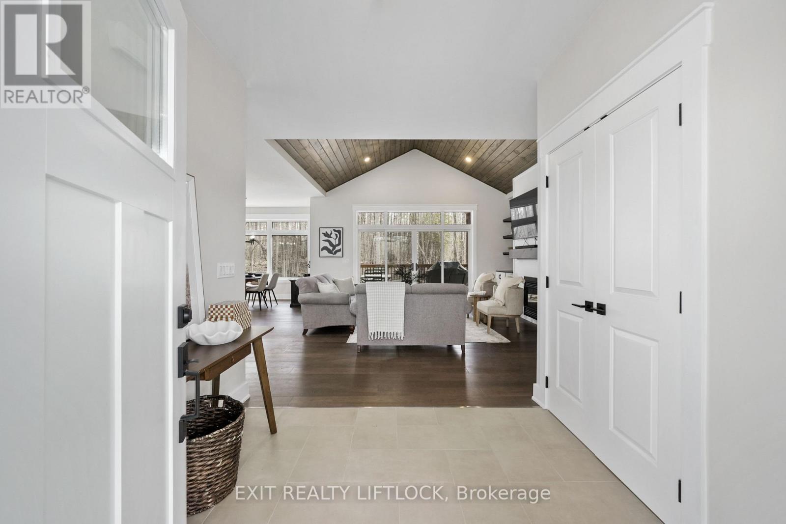 11 Rory Drive N, Selwyn, Ontario  K0L 2H0 - Photo 7 - X12108076