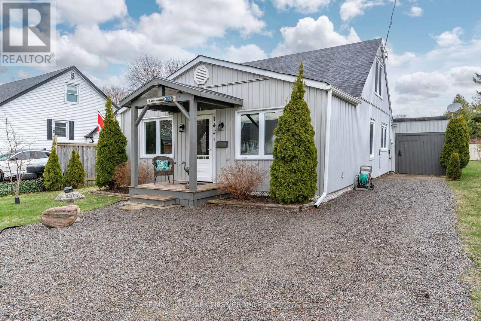 Property at 142 BURNHAM STREET image 2