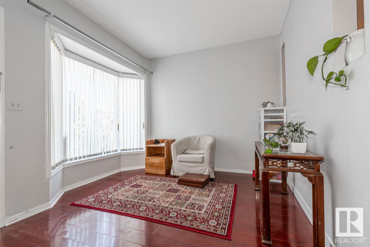 Property at 9332 106A AV NW image 4