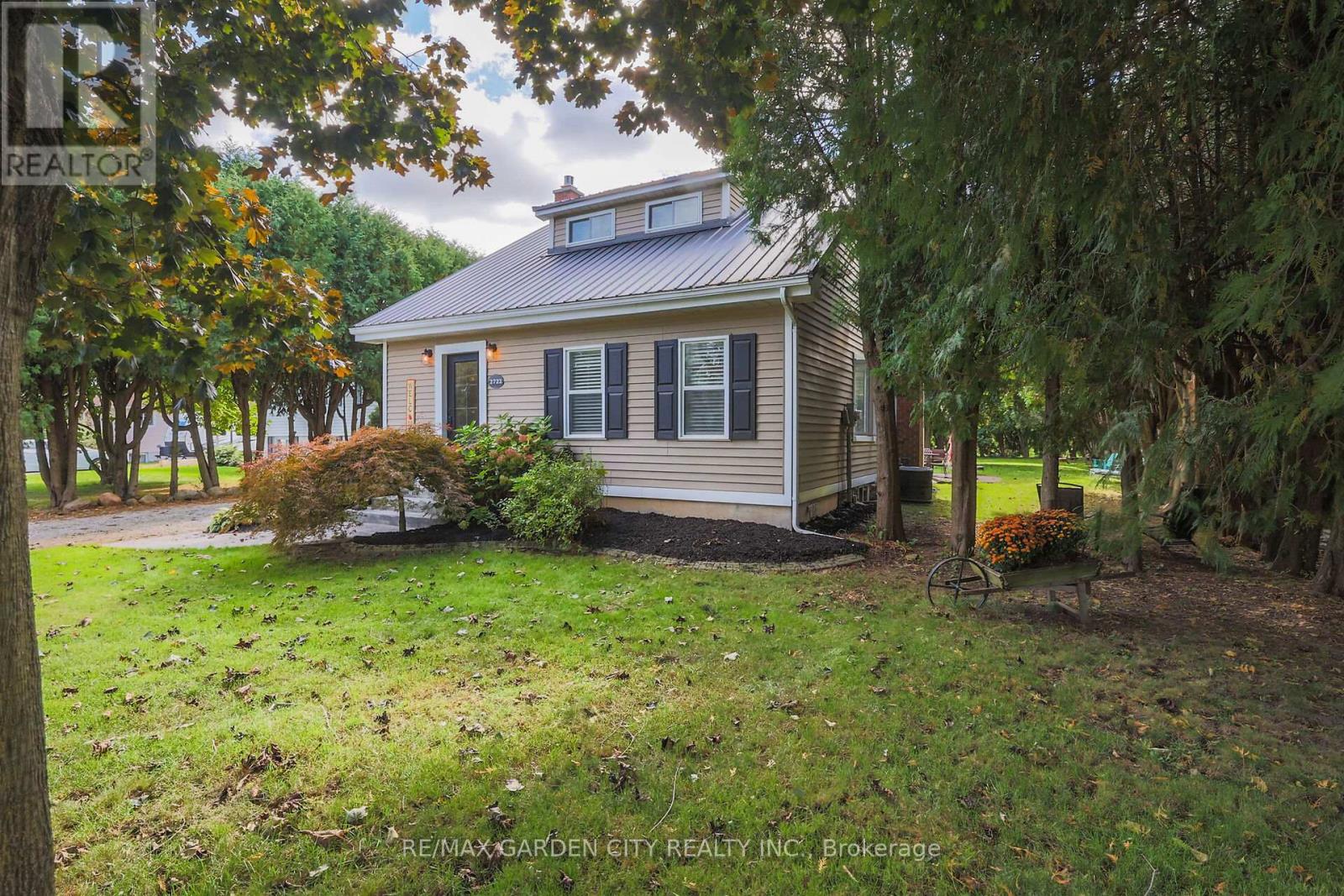 Property at 2323 RED MAPLE AVENUE image 4