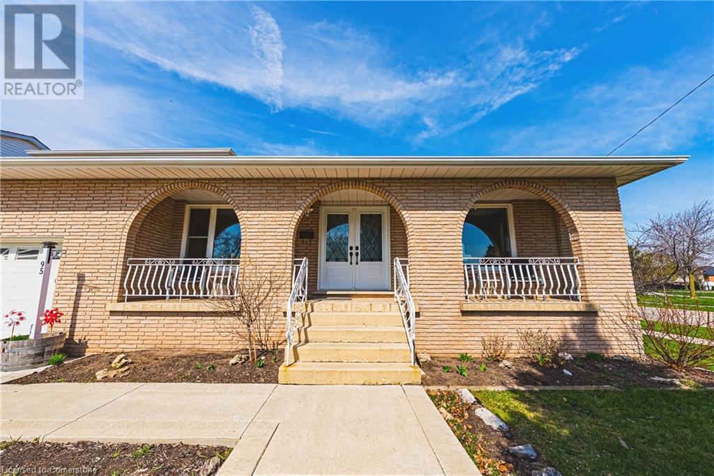 Property at 95 ELLINGTON Avenue image 4
