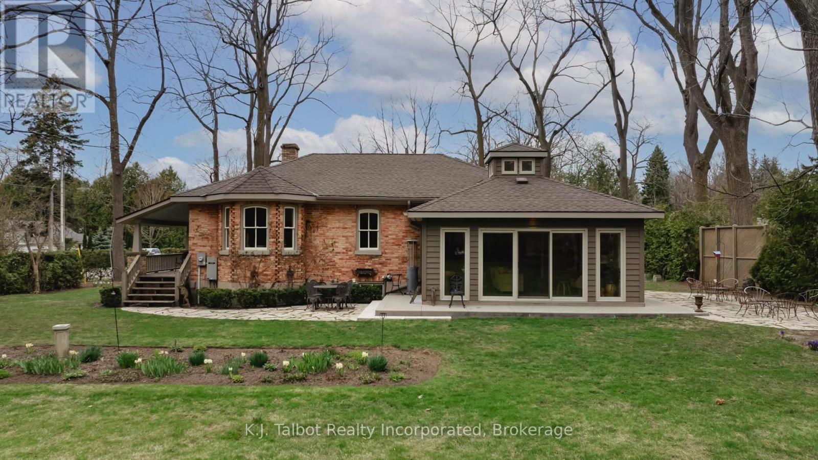 14 & 16 Chiniquy Street E, Bluewater (Bayfield), Ontario  N0M 1G0 - Photo 48 - X12108160
