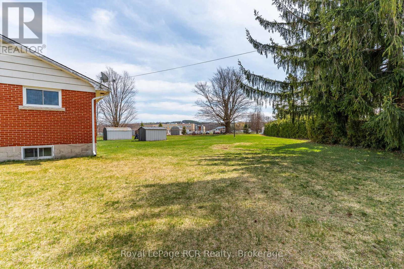 456 Sykes Street S, Meaford, Ontario  N4L 1C6 - Photo 12 - X12108164