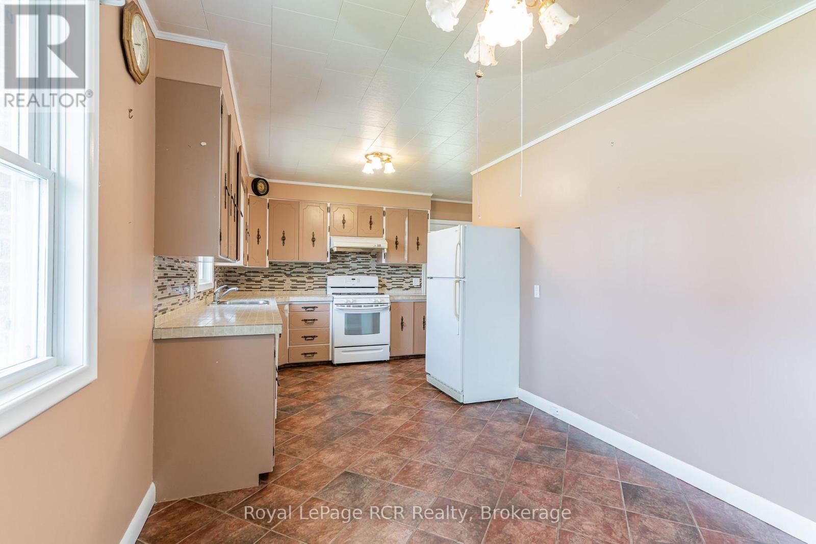 456 Sykes Street S, Meaford, Ontario  N4L 1C6 - Photo 18 - X12108166