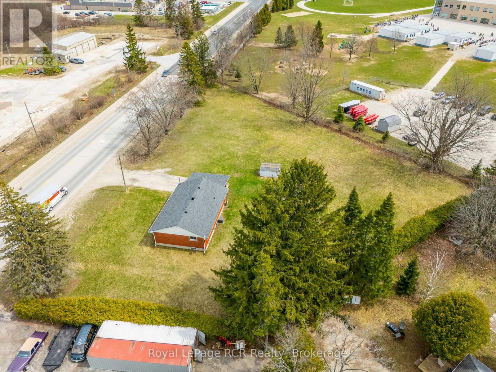 Property at 456 SYKES STREET S image 3