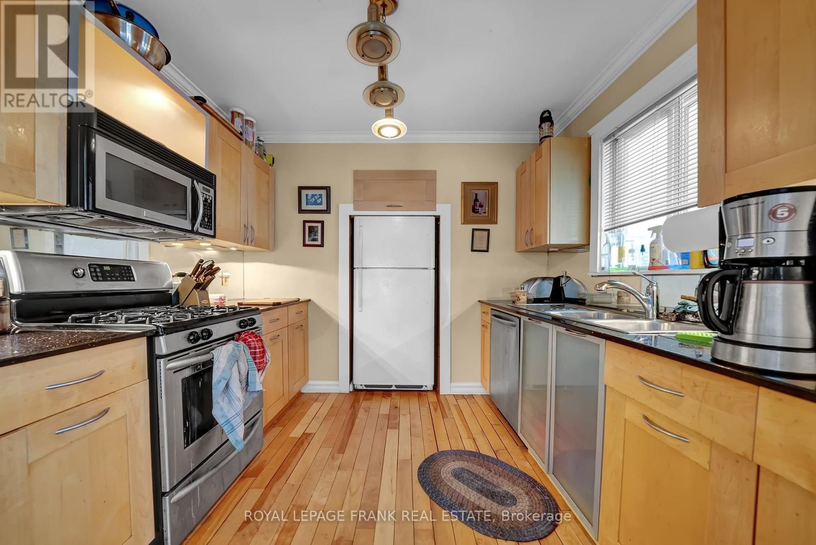 Property at 1994 GLENDALE DRIVE image 4