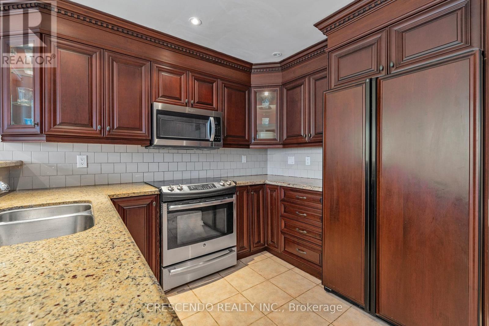 65 Fern Valley Crescent, Richmond Hill, Ontario  L4E 2J3 - Photo 13 - N12108131