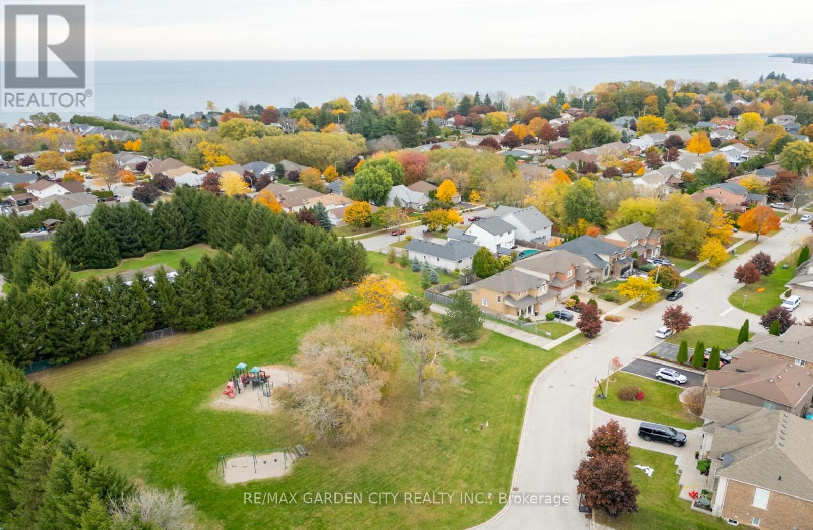Property at 24 JEANETTE AVENUE image 3