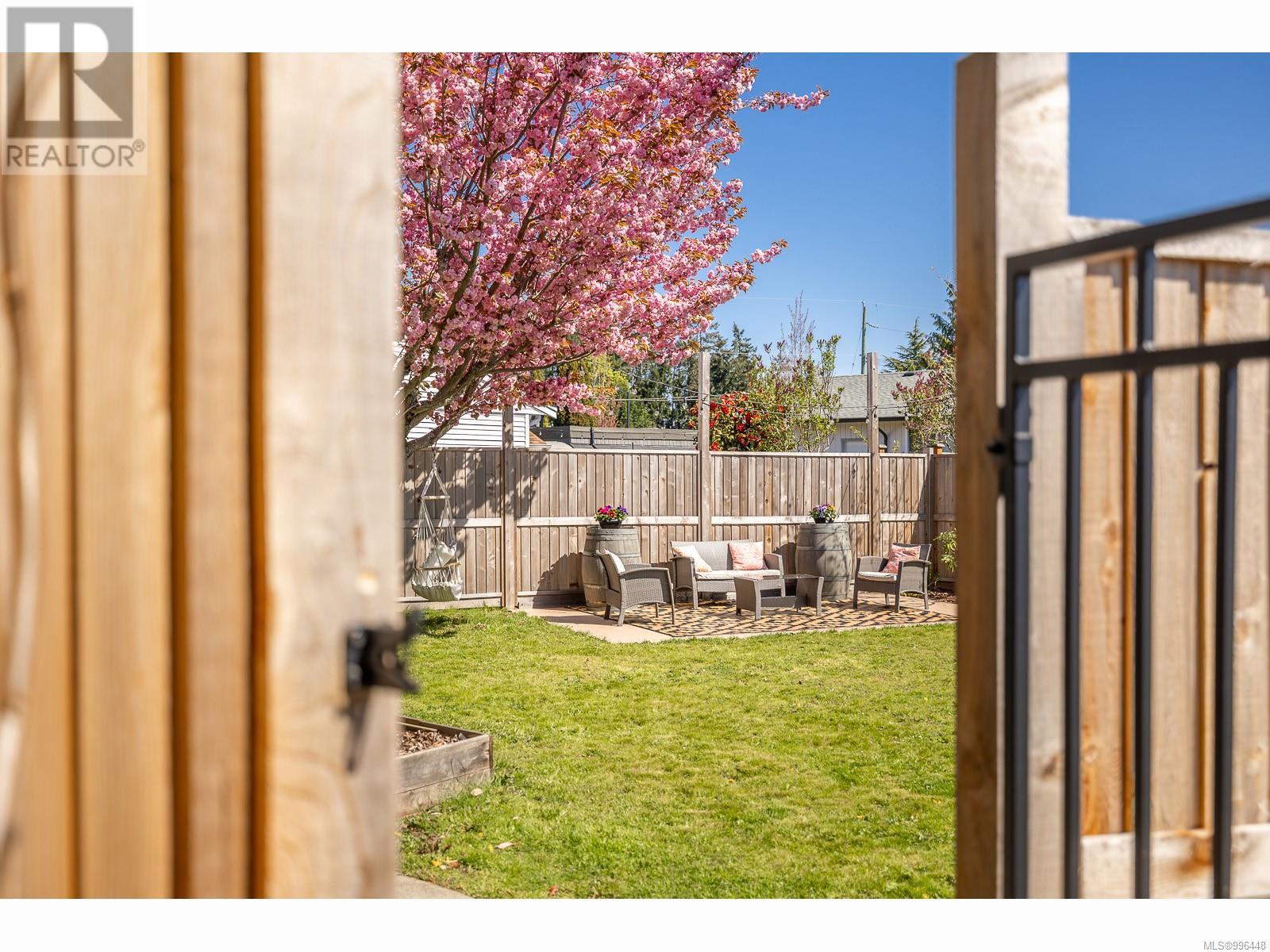 Property at 382 TEMPLE St image 2