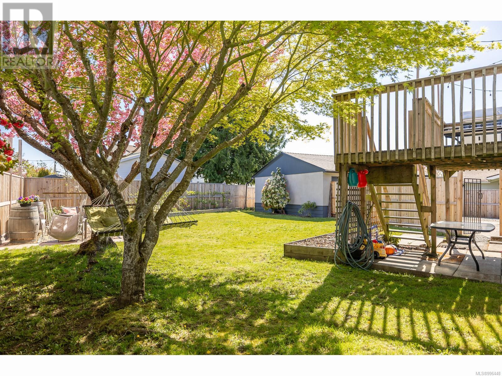 Property at 382 TEMPLE St image 4