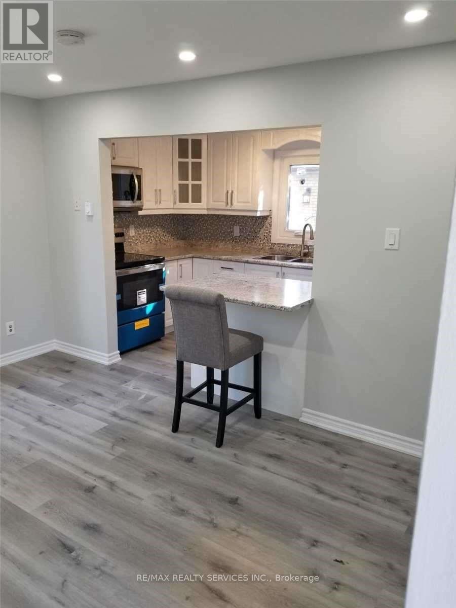 Upper - 9 Holmstead Court, Brampton, Ontario  L6S 1R9 - Photo 8 - W12108122