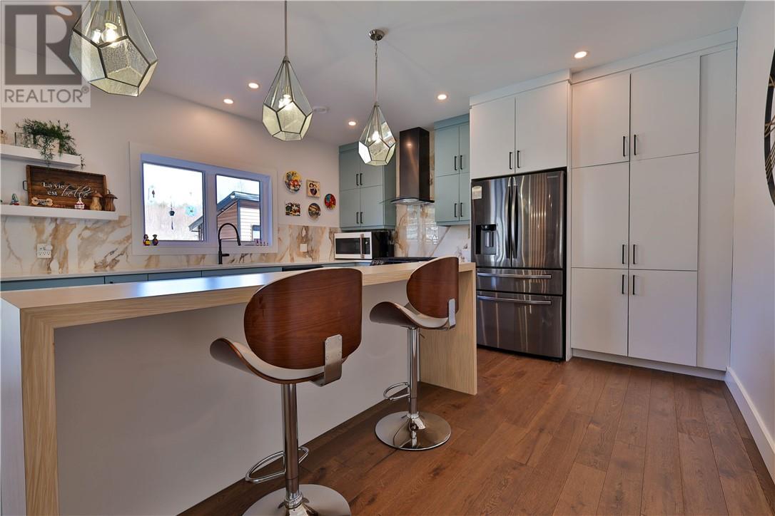 Property at 164 Countryside Drive image 3
