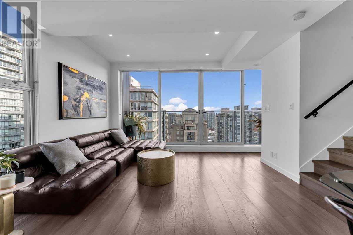 Listing Picture 4 of 32 : 2502 999 SEYMOUR STREET, Vancouver / 溫哥華 - 魯藝地產 Yvonne Lu Group - MLS Medallion Club Member