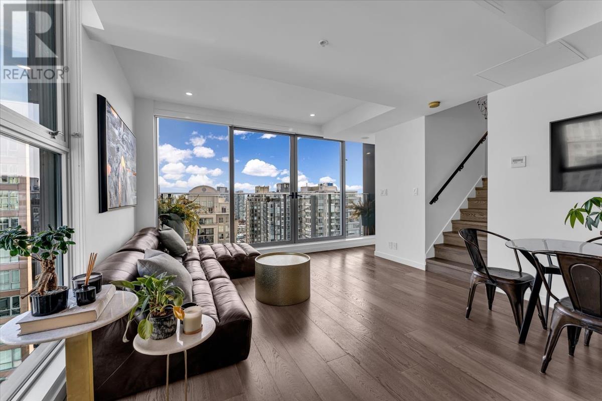 Listing Picture 2 of 32 : 2502 999 SEYMOUR STREET, Vancouver / 溫哥華 - 魯藝地產 Yvonne Lu Group - MLS Medallion Club Member