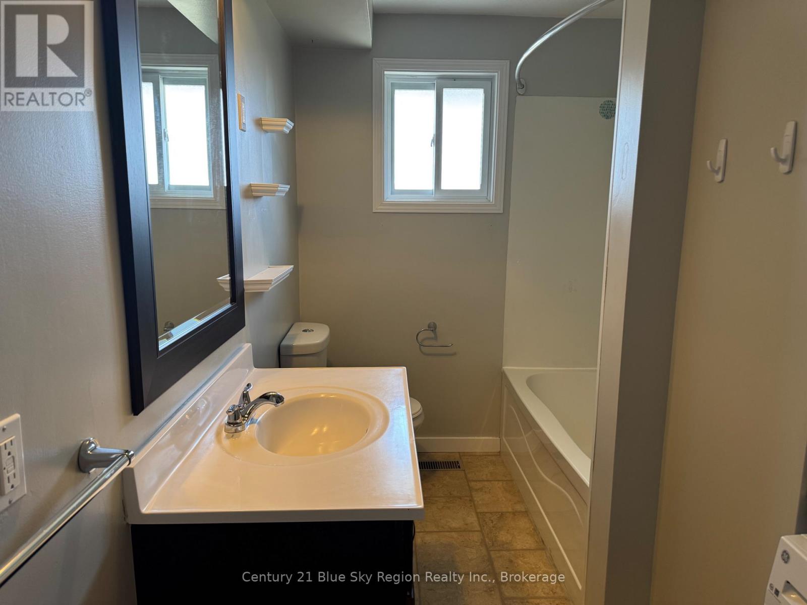 263 Ski Club Road, North Bay, Ontario  P1B 7R1 - Photo 10 - X12075480