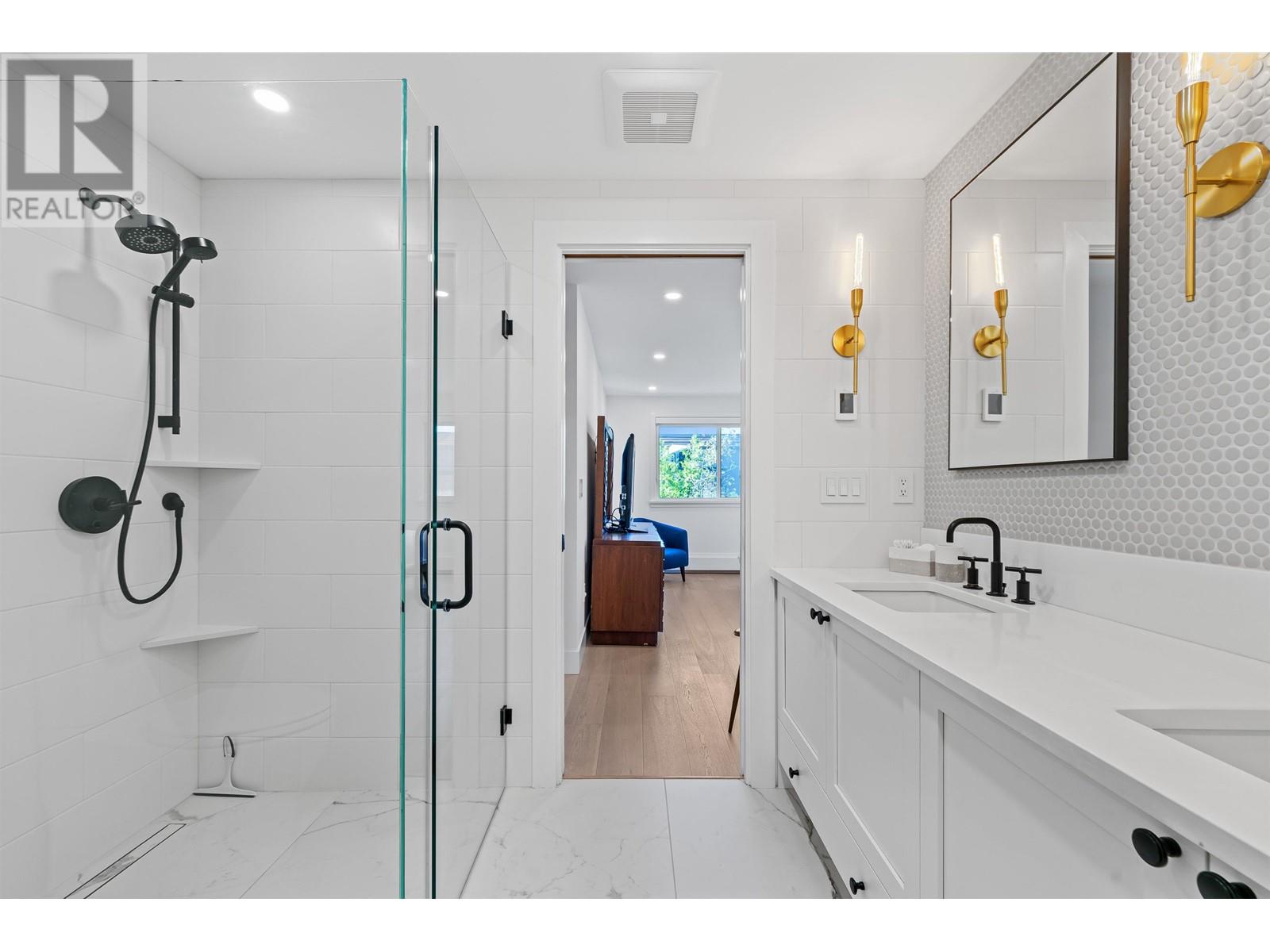 215 2121 W 6th Avenue, Vancouver, British Columbia  V6K 1V5 - Photo 21 - R2990210