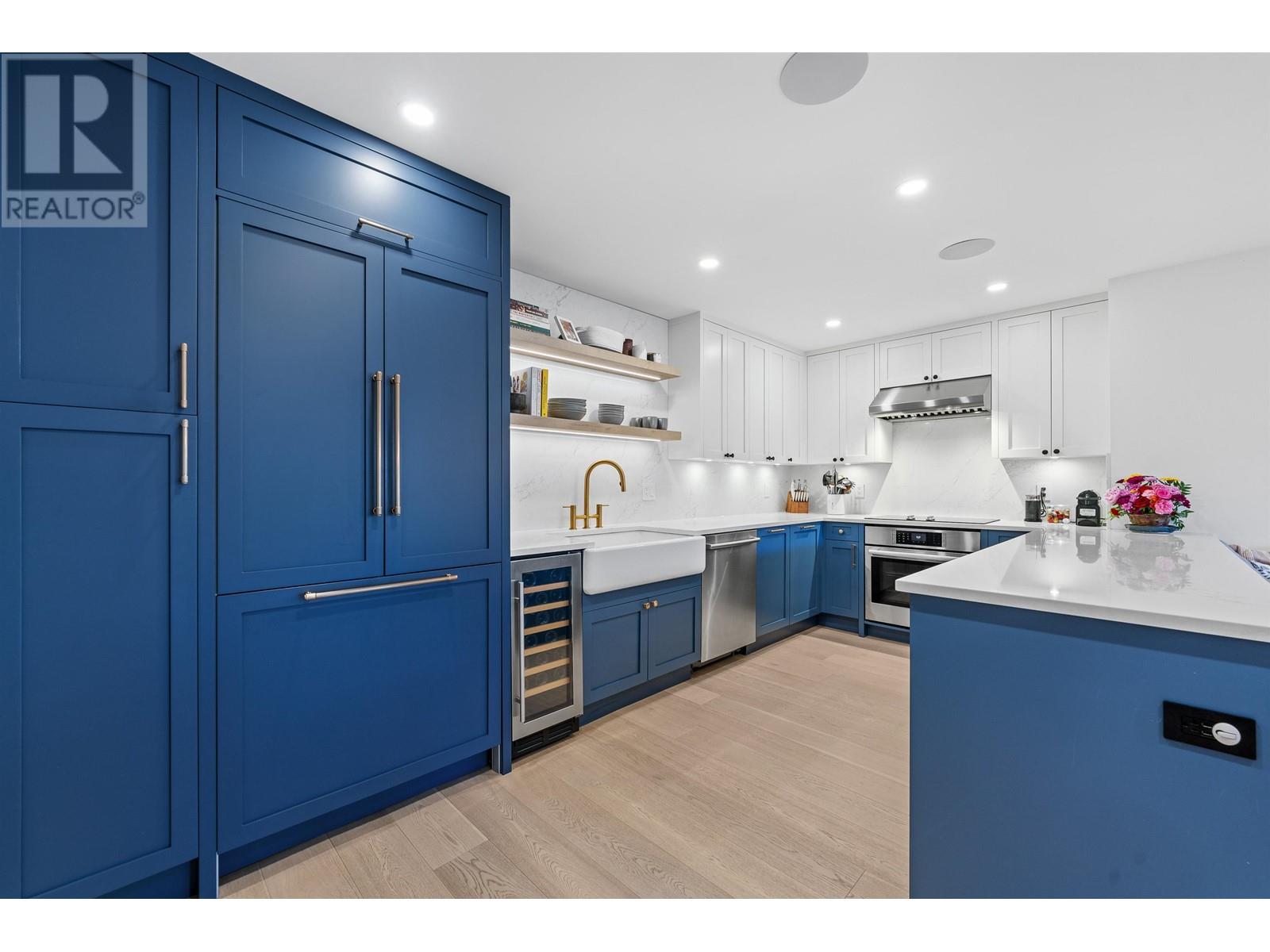 215 2121 W 6th Avenue, Vancouver, British Columbia  V6K 1V5 - Photo 4 - R2990210